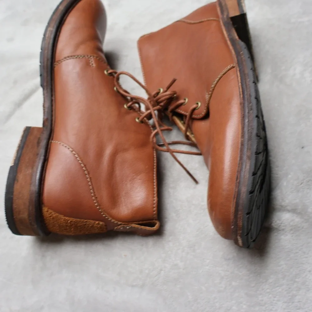 Clarks these brown